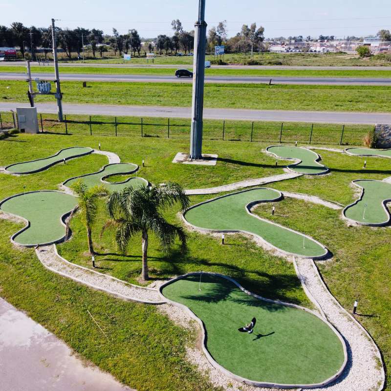 MINI GOLF